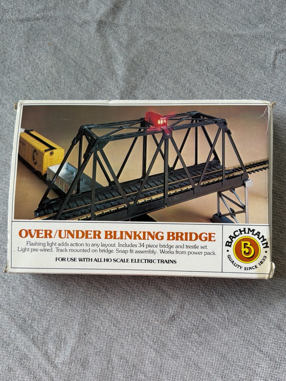 Bachmann 46-1222 HO Scale Over/Under Blinking Bridge Used